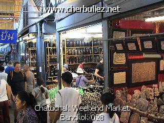 légende: Chatuchak Weekend Market Bangkok 028
qualityCode=raw
sizeCode=half

Données de l'image originale:
Taille originale: 186174 bytes
Temps d'exposition: 1/50 s
Diaph: f/180/100
Heure de prise de vue: 2002:12:21 12:28:03
Flash: non
Focale: 42/10 mm
